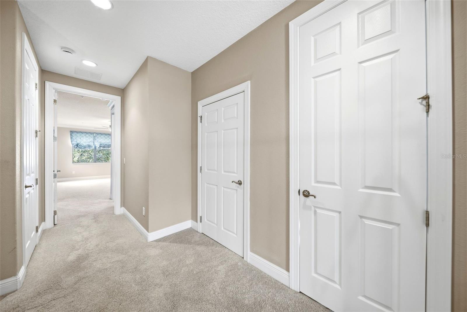 Image 15 of 31 For 1360 Congressional Court