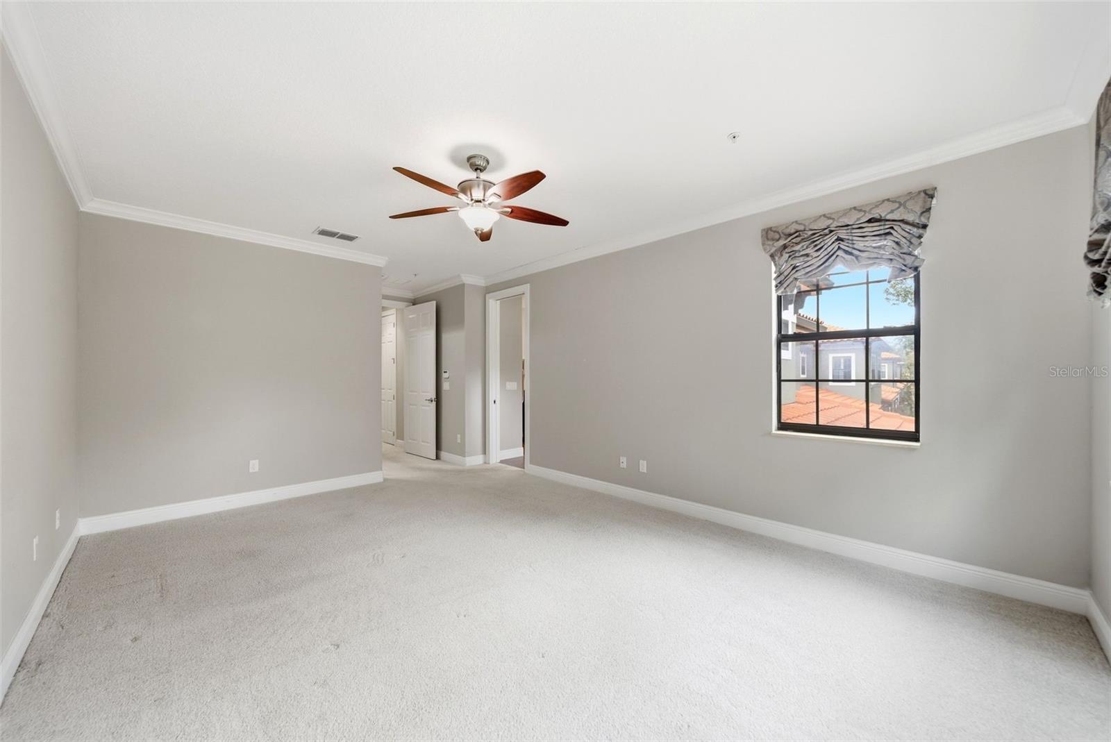 Image 16 of 31 For 1360 Congressional Court