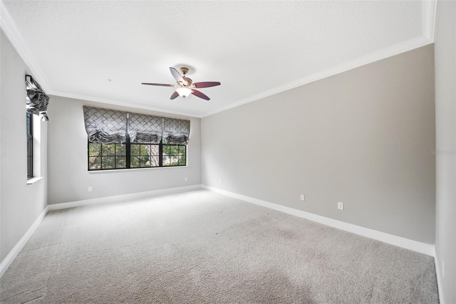 Image 17 of 31 For 1360 Congressional Court