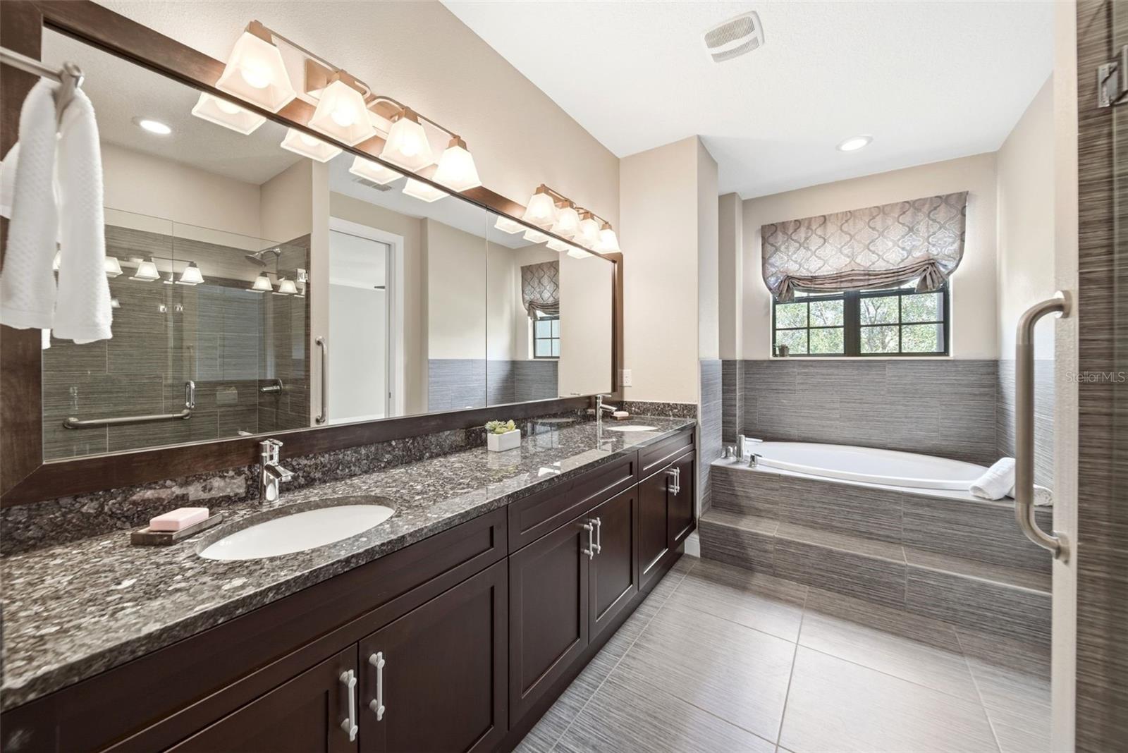 Image 20 of 31 For 1360 Congressional Court