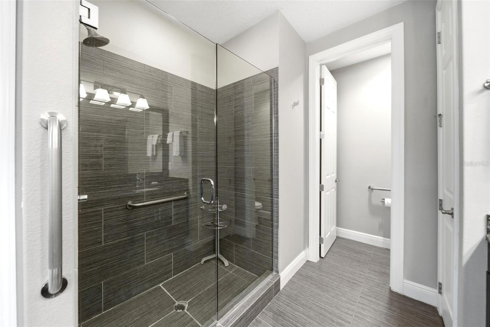 Image 22 of 31 For 1360 Congressional Court