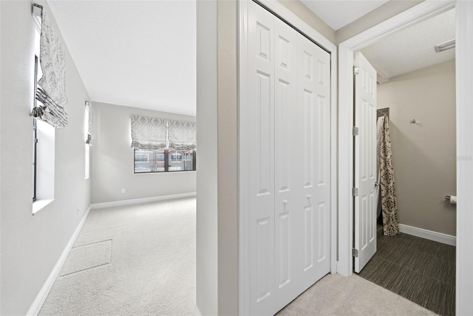 Image 23 of 31 For 1360 Congressional Court