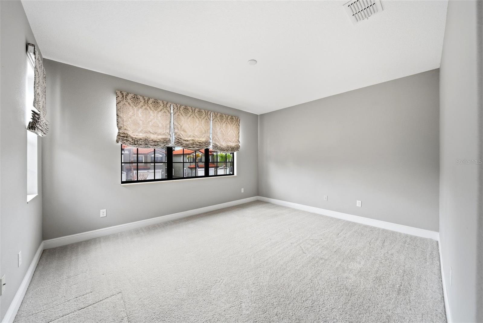 Image 24 of 31 For 1360 Congressional Court