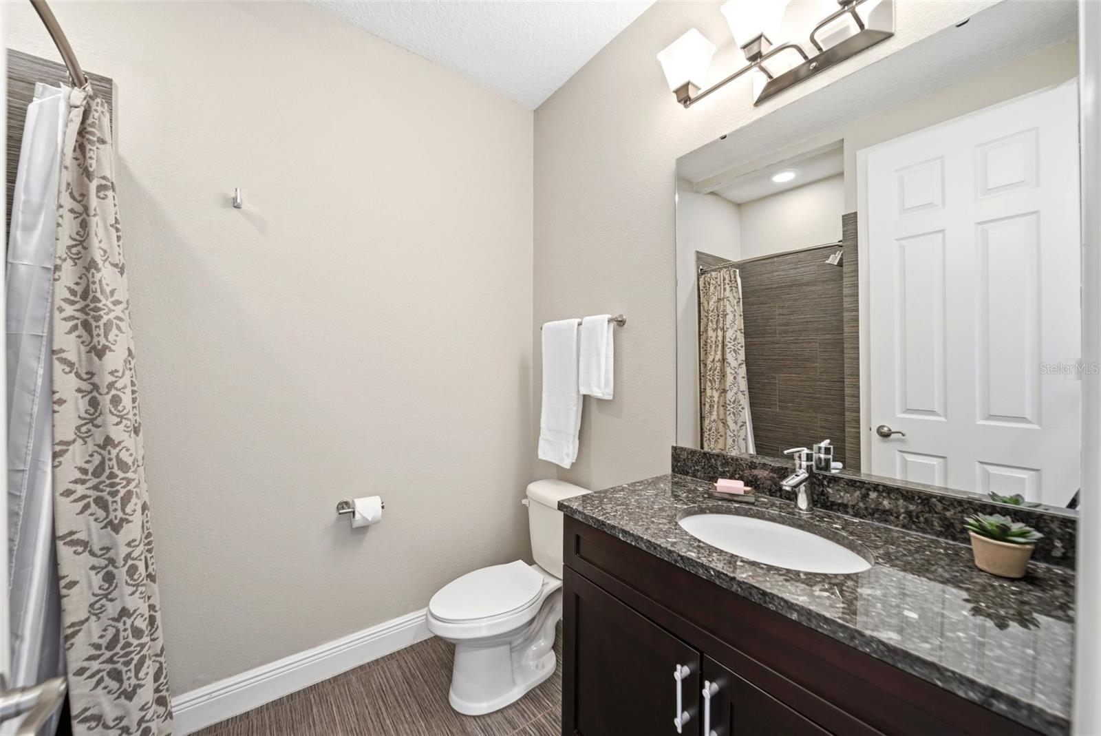 Image 26 of 31 For 1360 Congressional Court