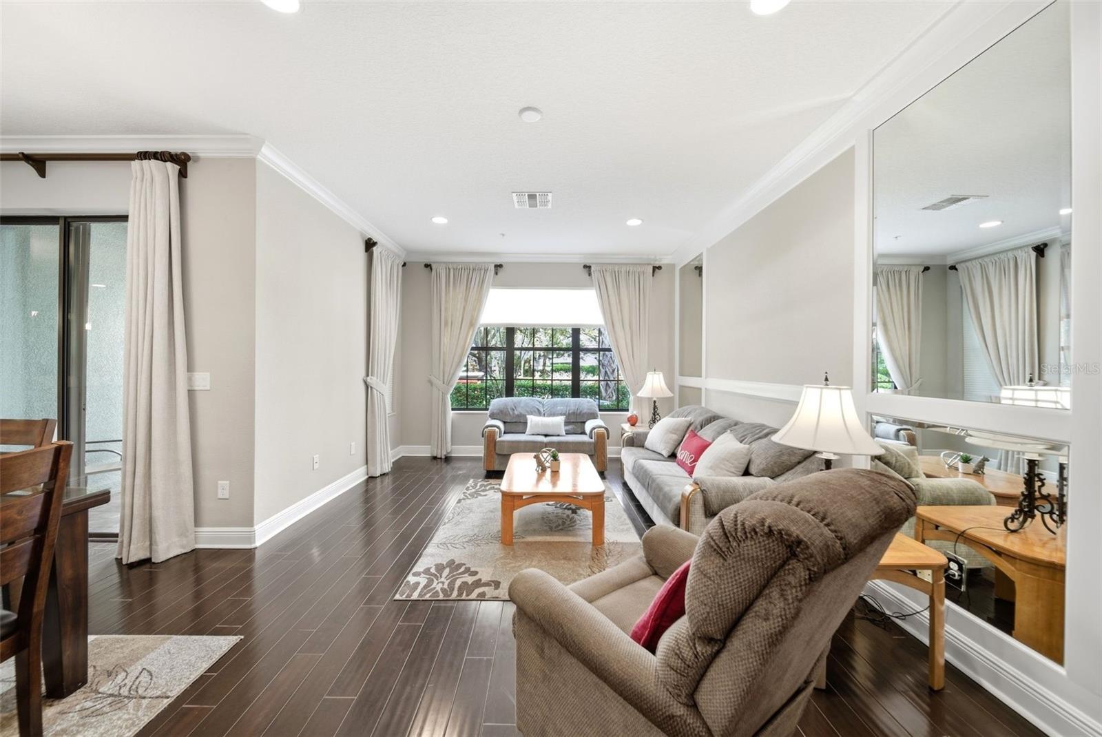 Image 4 of 31 For 1360 Congressional Court