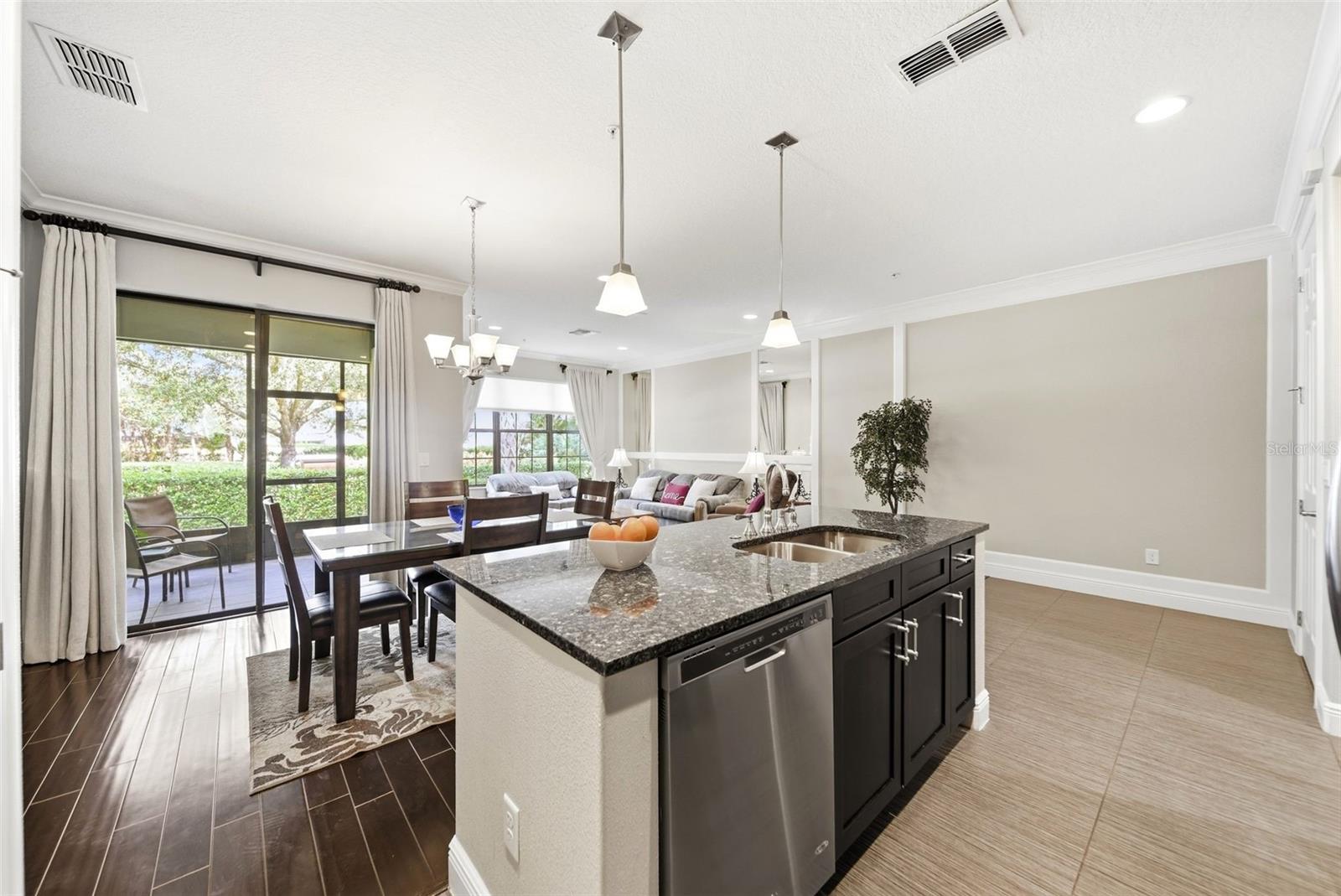 Image 8 of 31 For 1360 Congressional Court