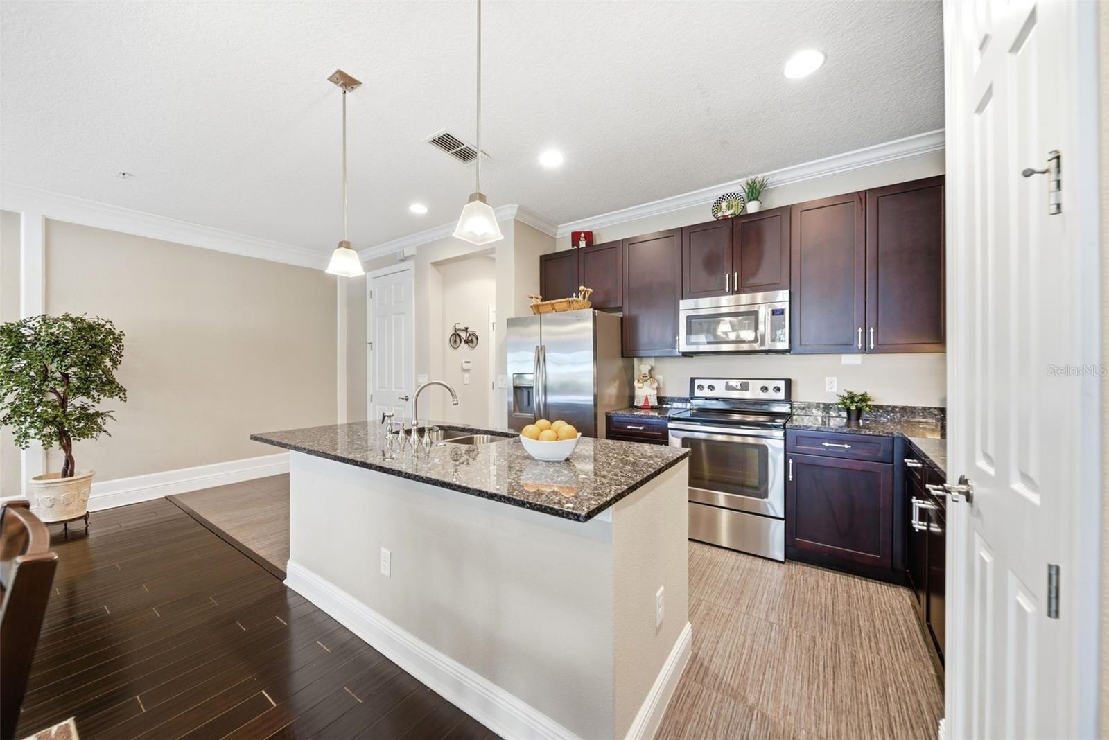 Image 9 of 31 For 1360 Congressional Court