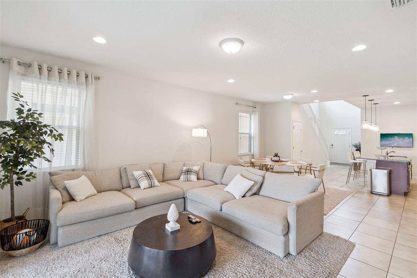 Image 8 of 40 For 9054 Rhodes Street