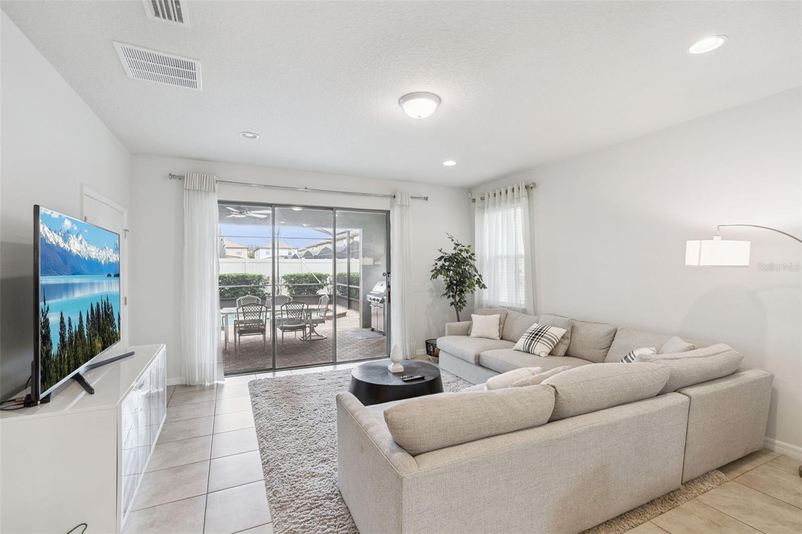 Image 9 of 40 For 9054 Rhodes Street