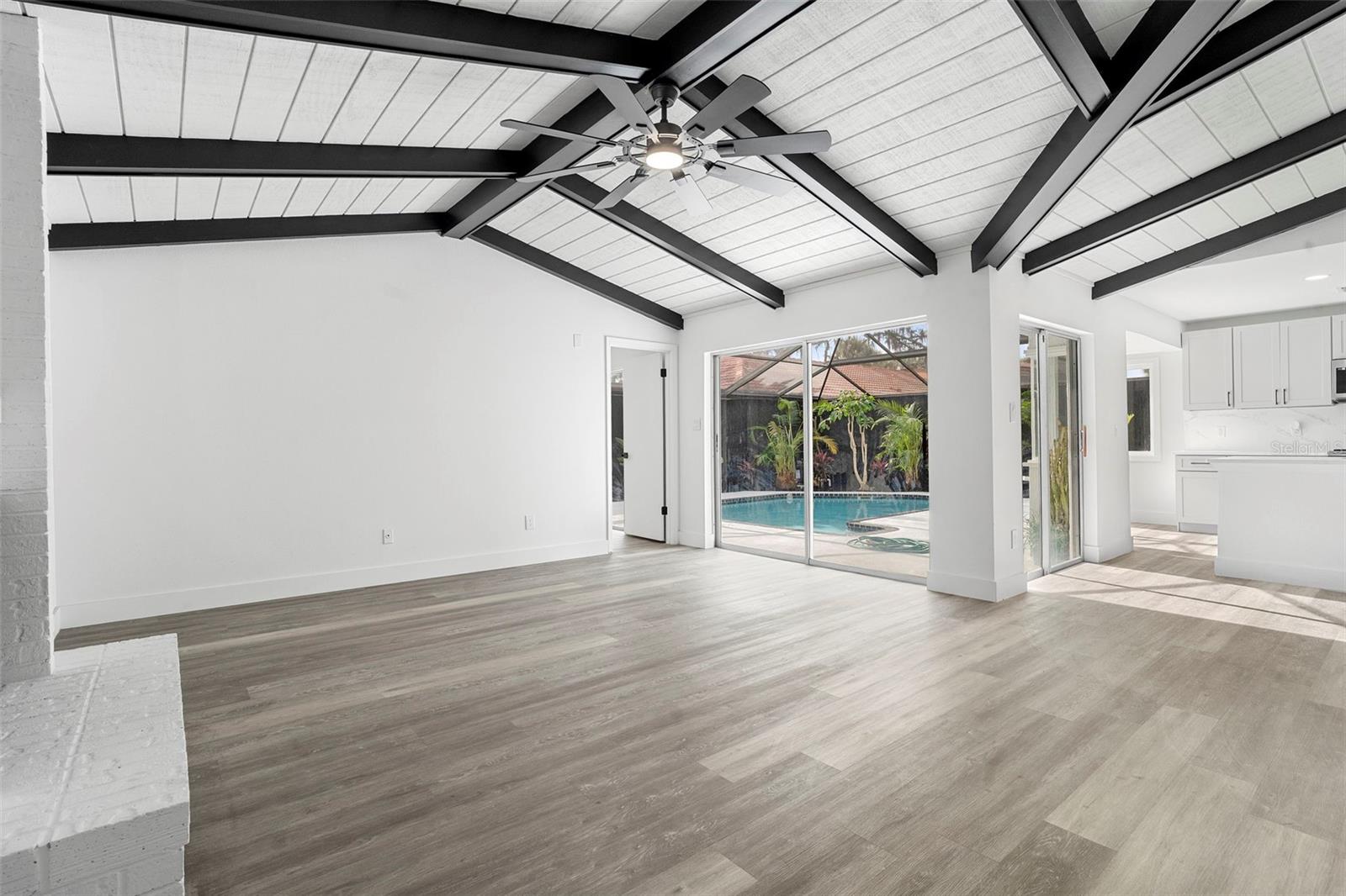 Image 11 of 53 For 5047 Jamaica Circle 12