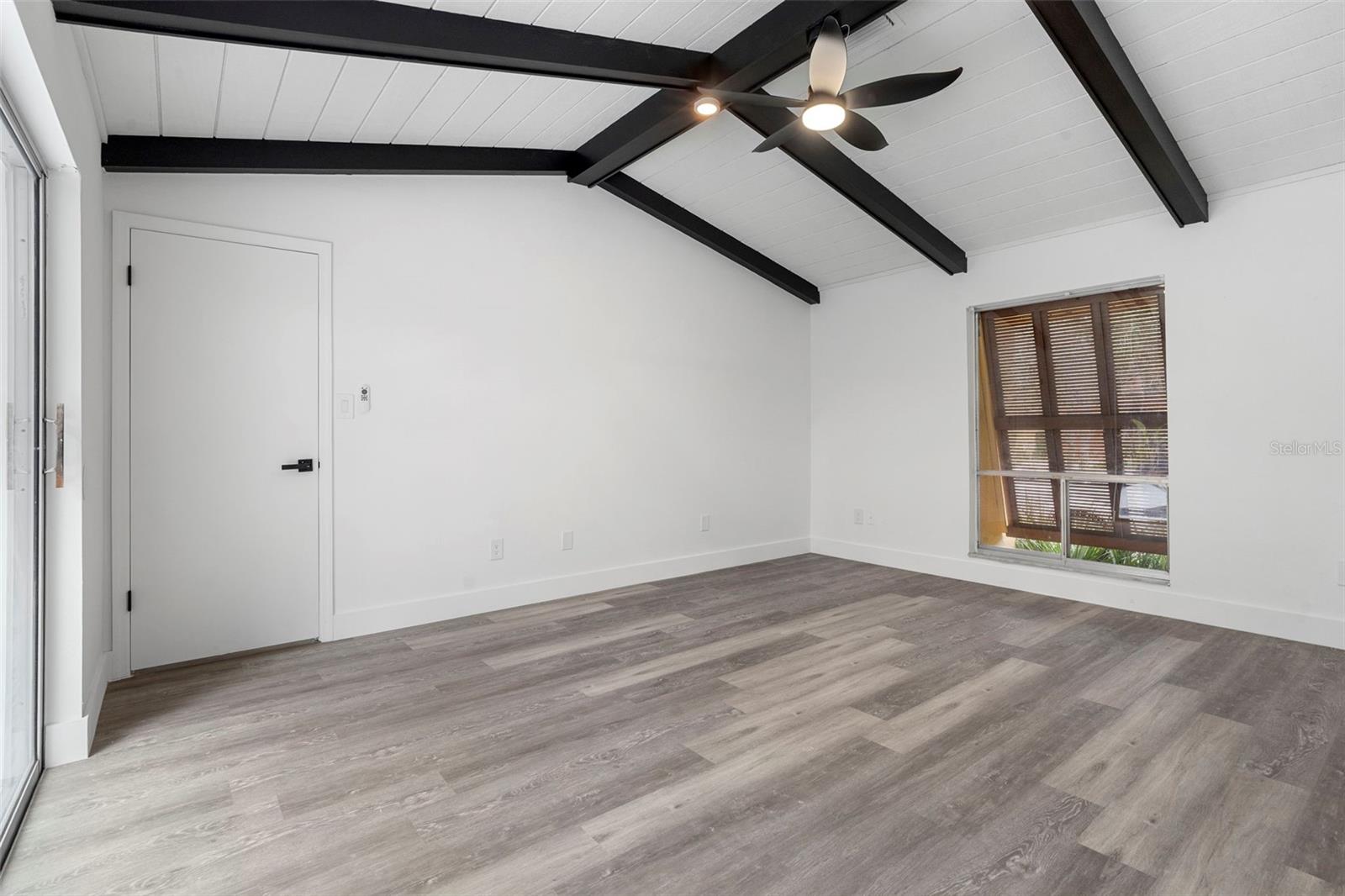 Image 27 of 53 For 5047 Jamaica Circle 12