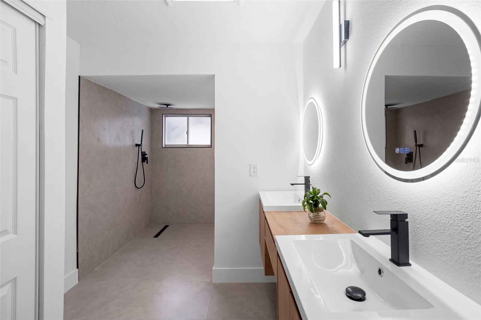 Image 29 of 53 For 5047 Jamaica Circle 12