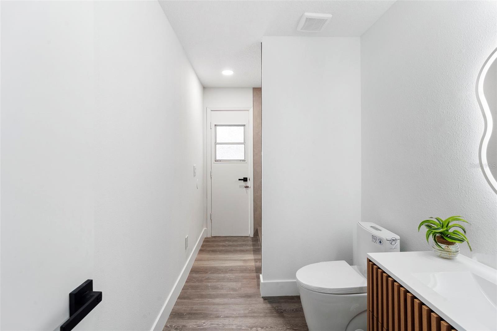 Image 32 of 53 For 5047 Jamaica Circle 12