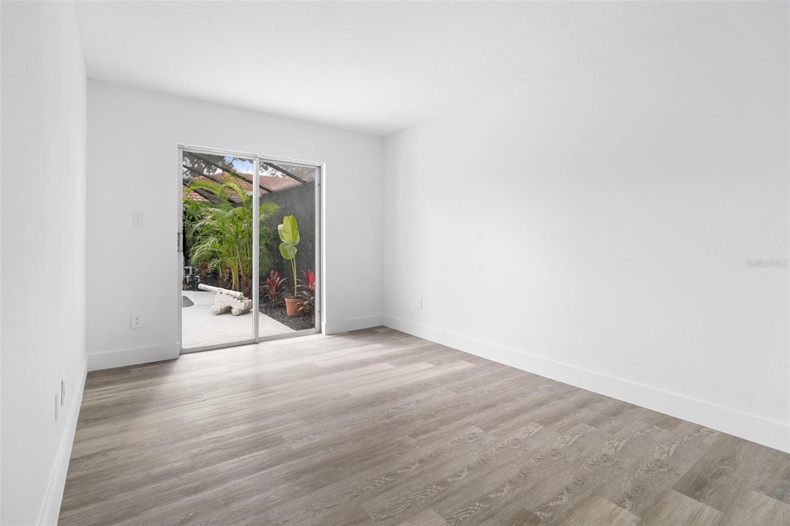 Image 34 of 53 For 5047 Jamaica Circle 12