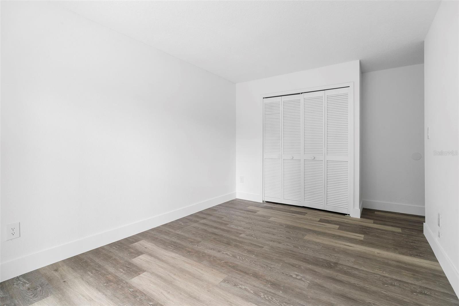 Image 35 of 53 For 5047 Jamaica Circle 12