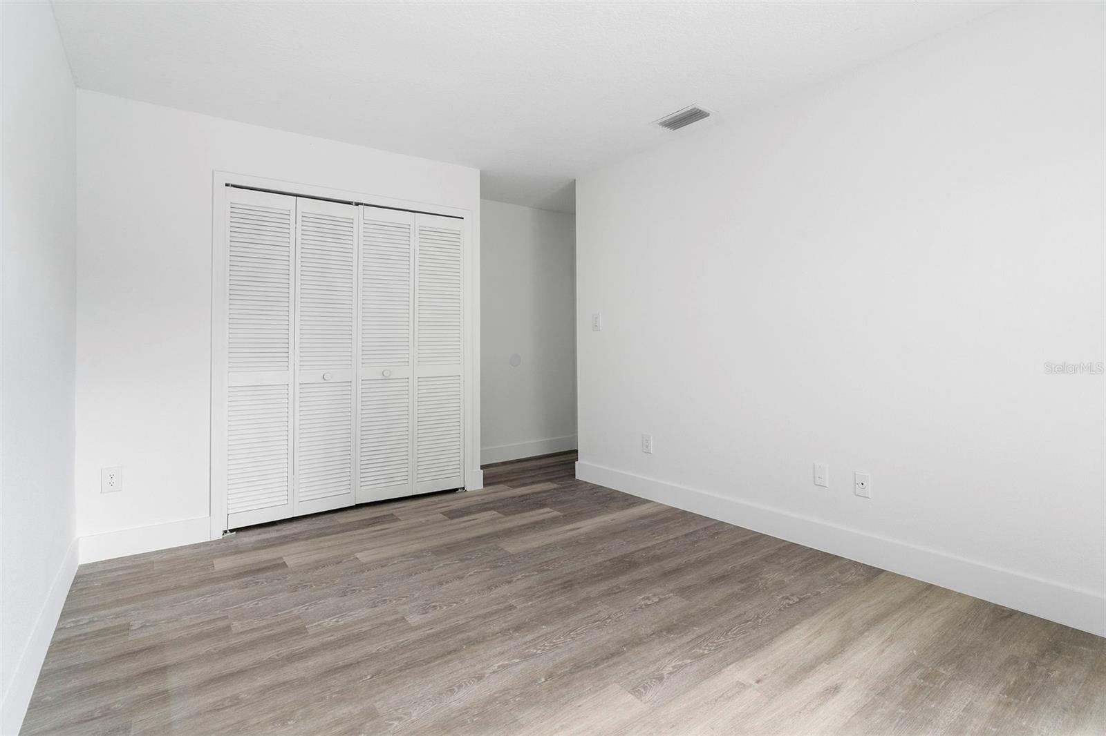 Image 36 of 53 For 5047 Jamaica Circle 12