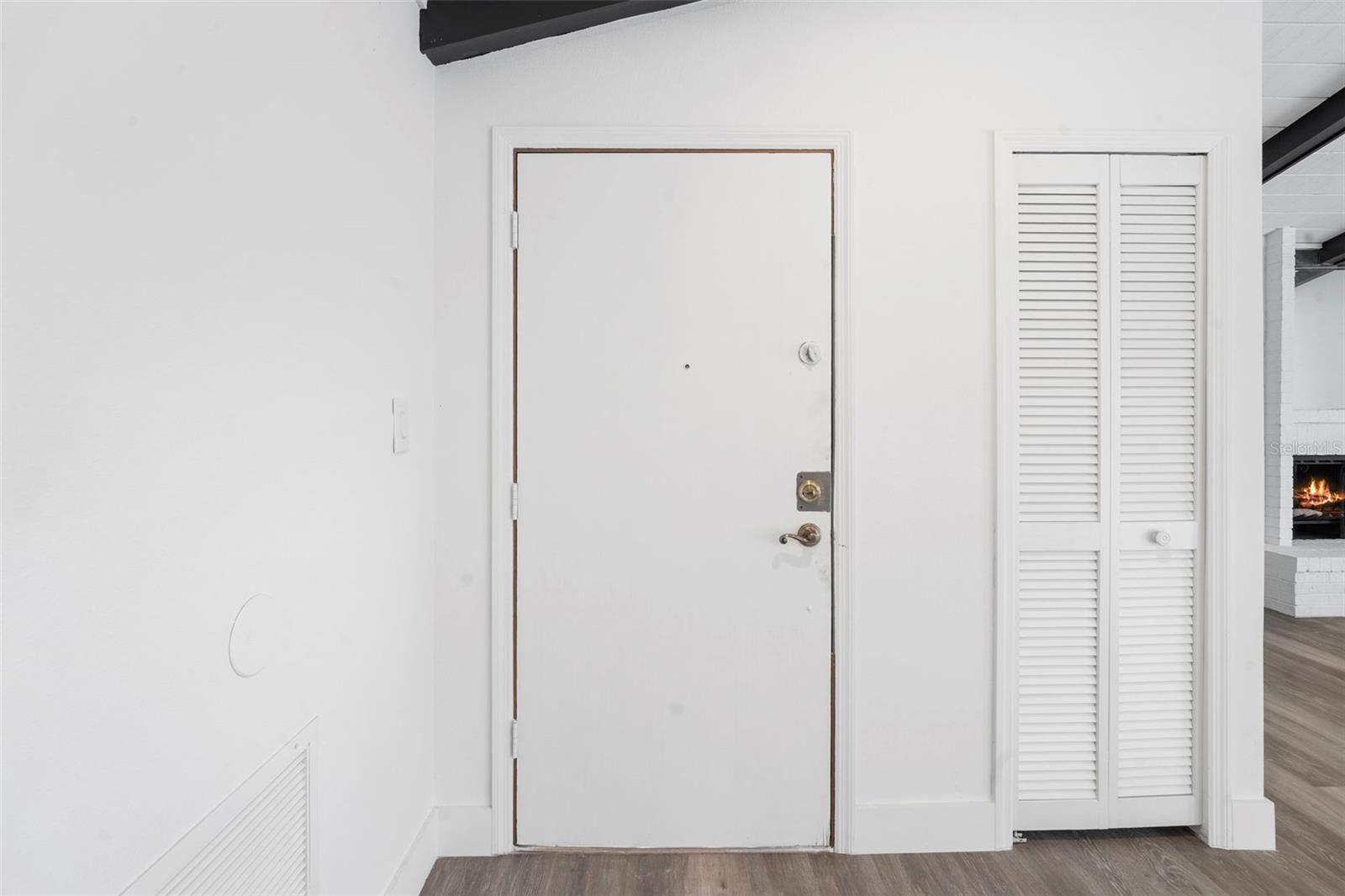 Image 5 of 53 For 5047 Jamaica Circle 12