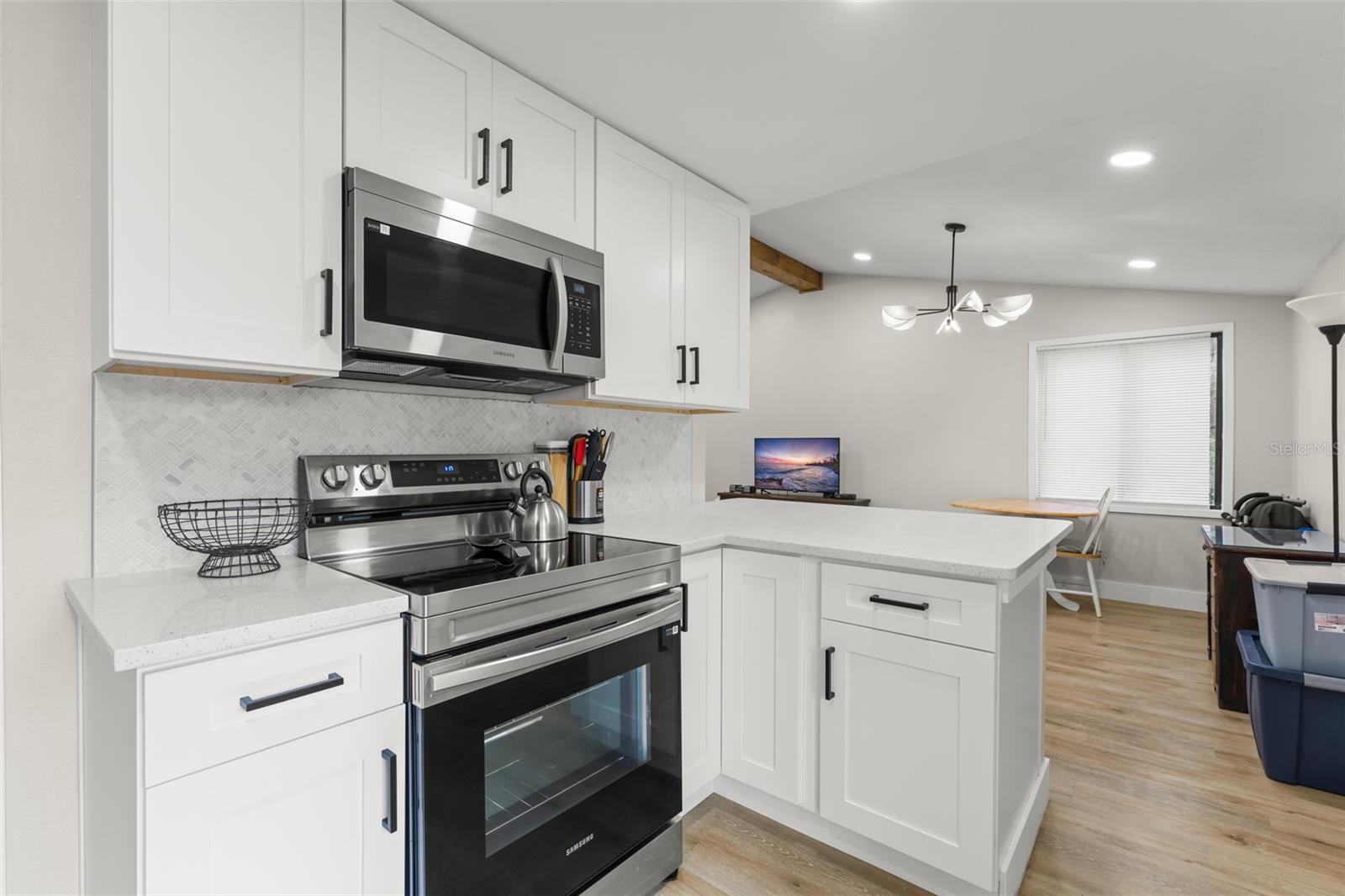 Image 11 of 26 For 857 Glasgow Avenue