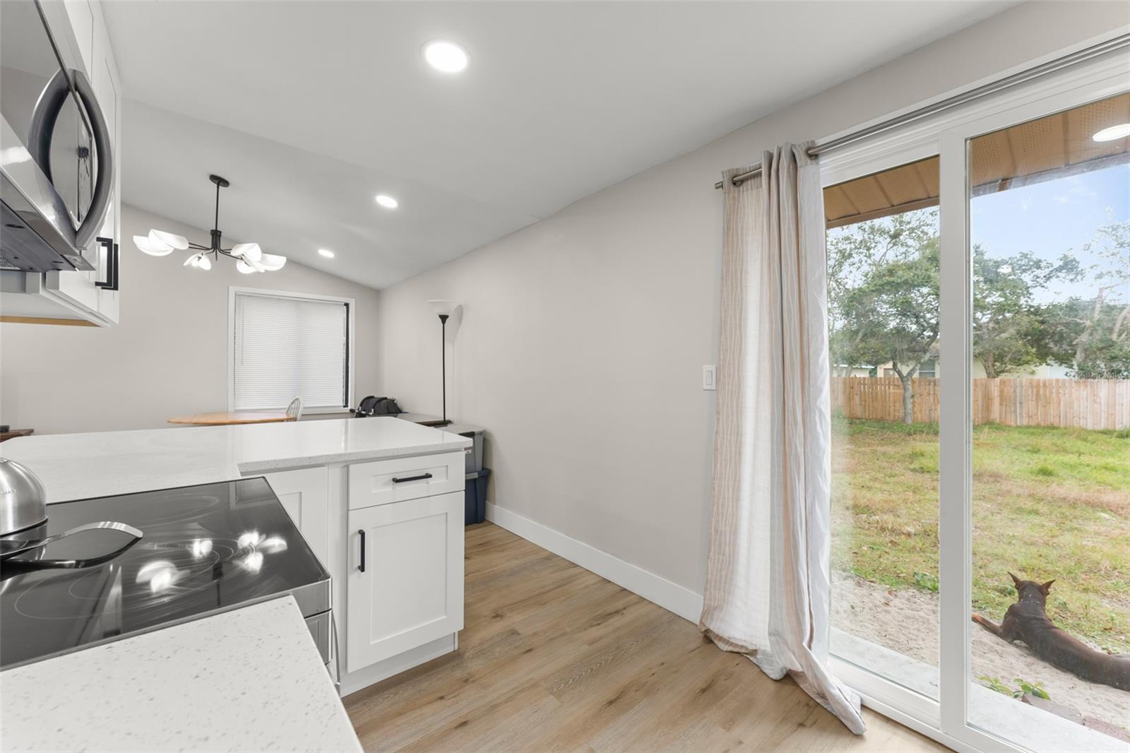 Image 12 of 26 For 857 Glasgow Avenue