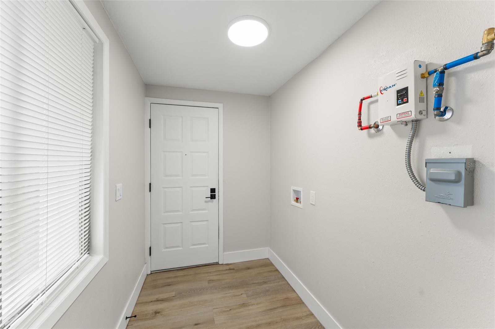 Image 18 of 26 For 857 Glasgow Avenue