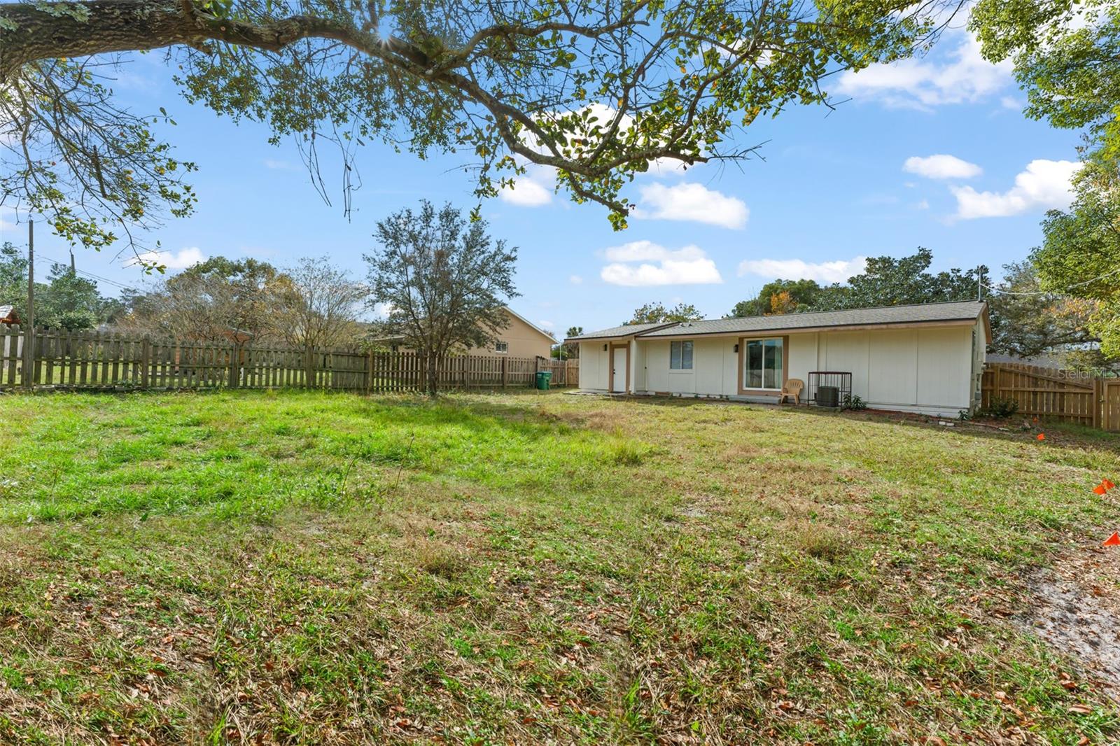 Image 21 of 26 For 857 Glasgow Avenue