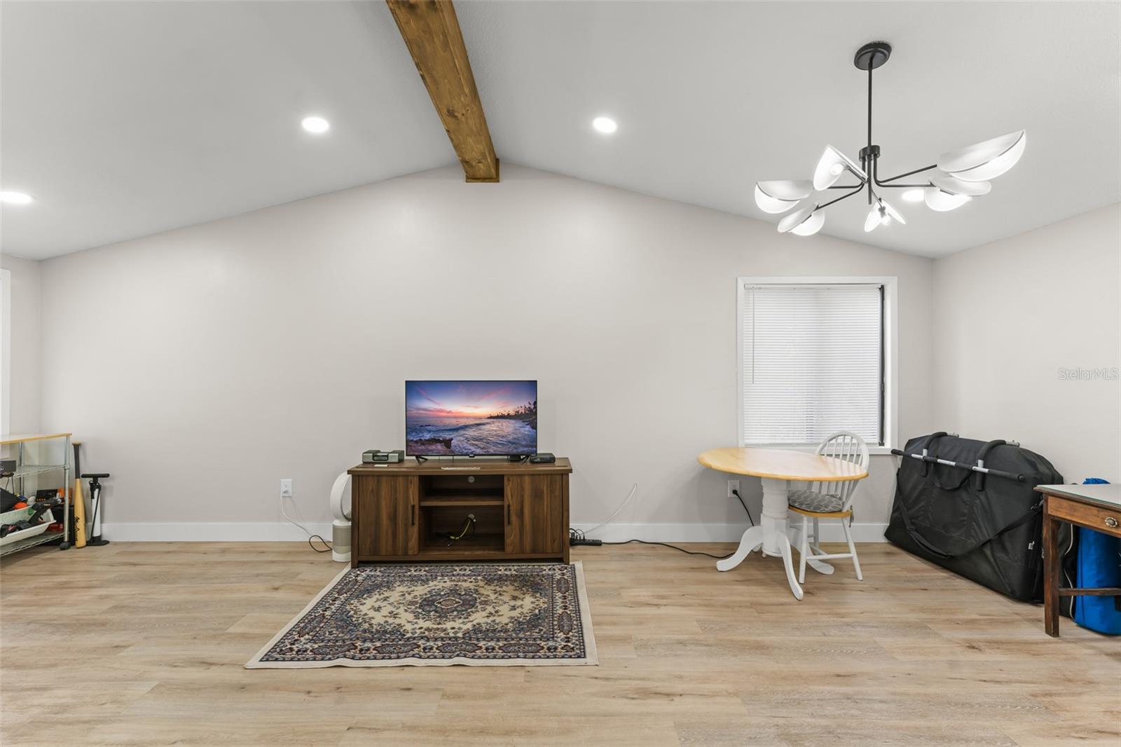 Image 4 of 26 For 857 Glasgow Avenue