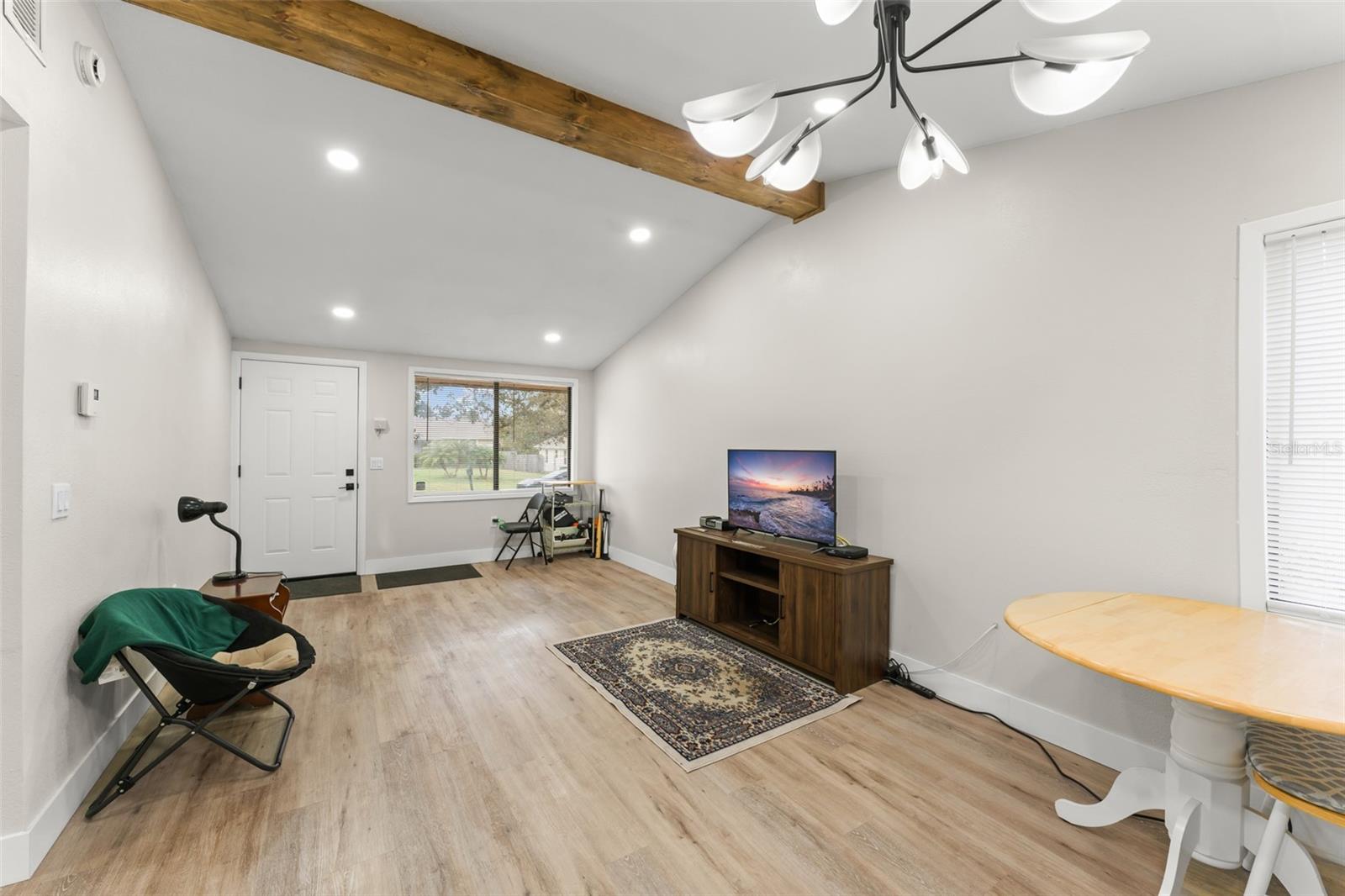 Image 5 of 26 For 857 Glasgow Avenue