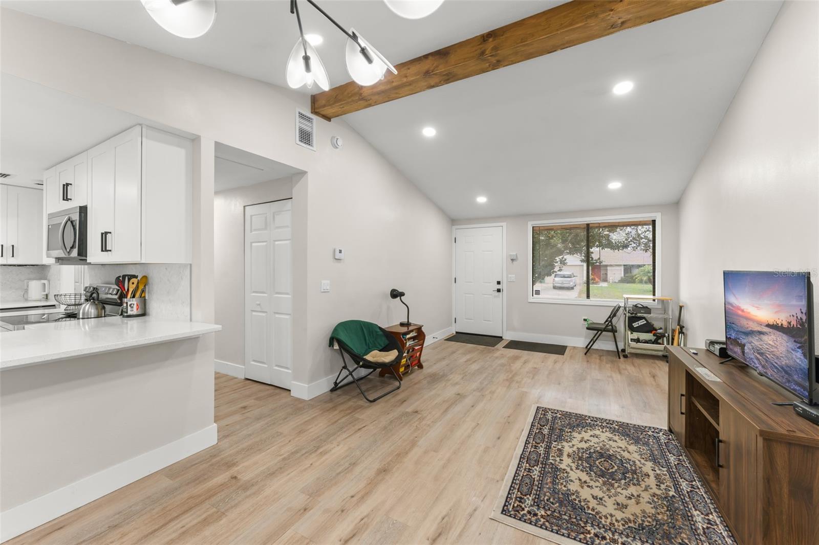 Image 6 of 26 For 857 Glasgow Avenue