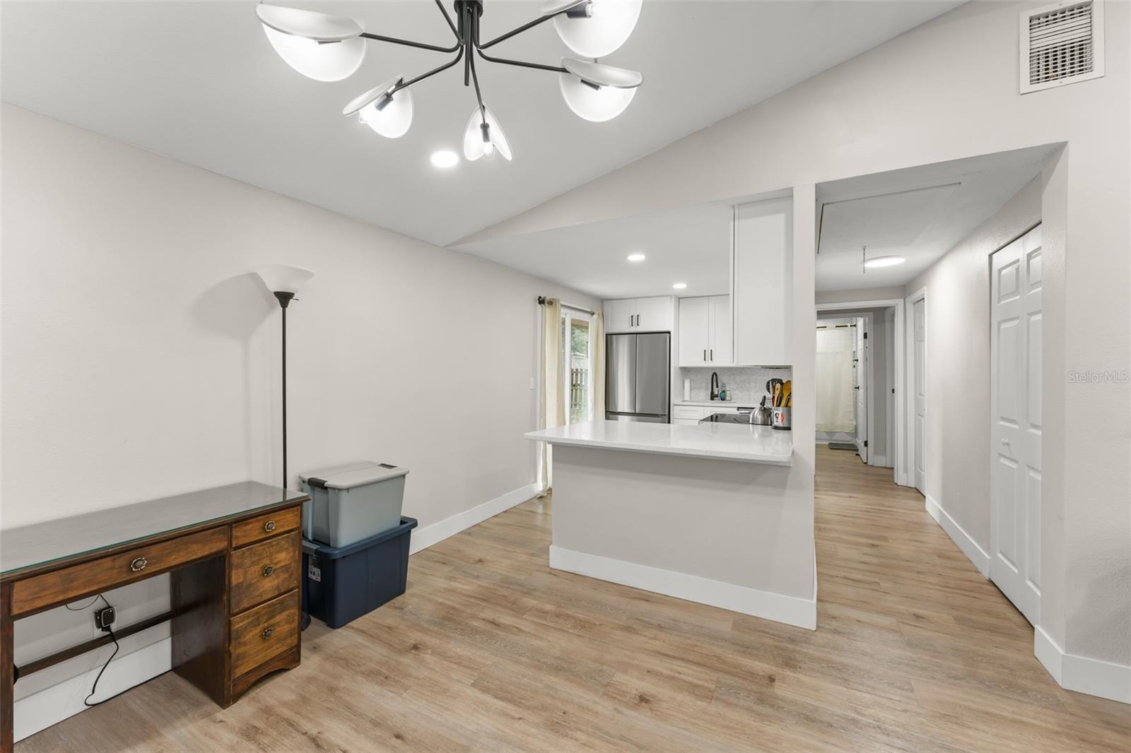 Image 7 of 26 For 857 Glasgow Avenue