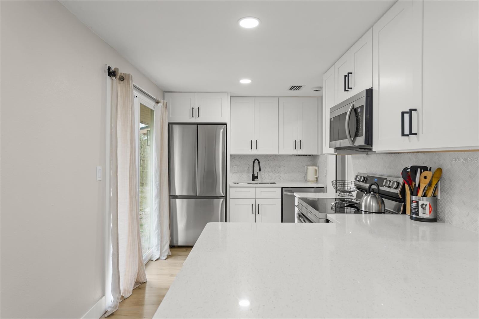 Image 9 of 26 For 857 Glasgow Avenue