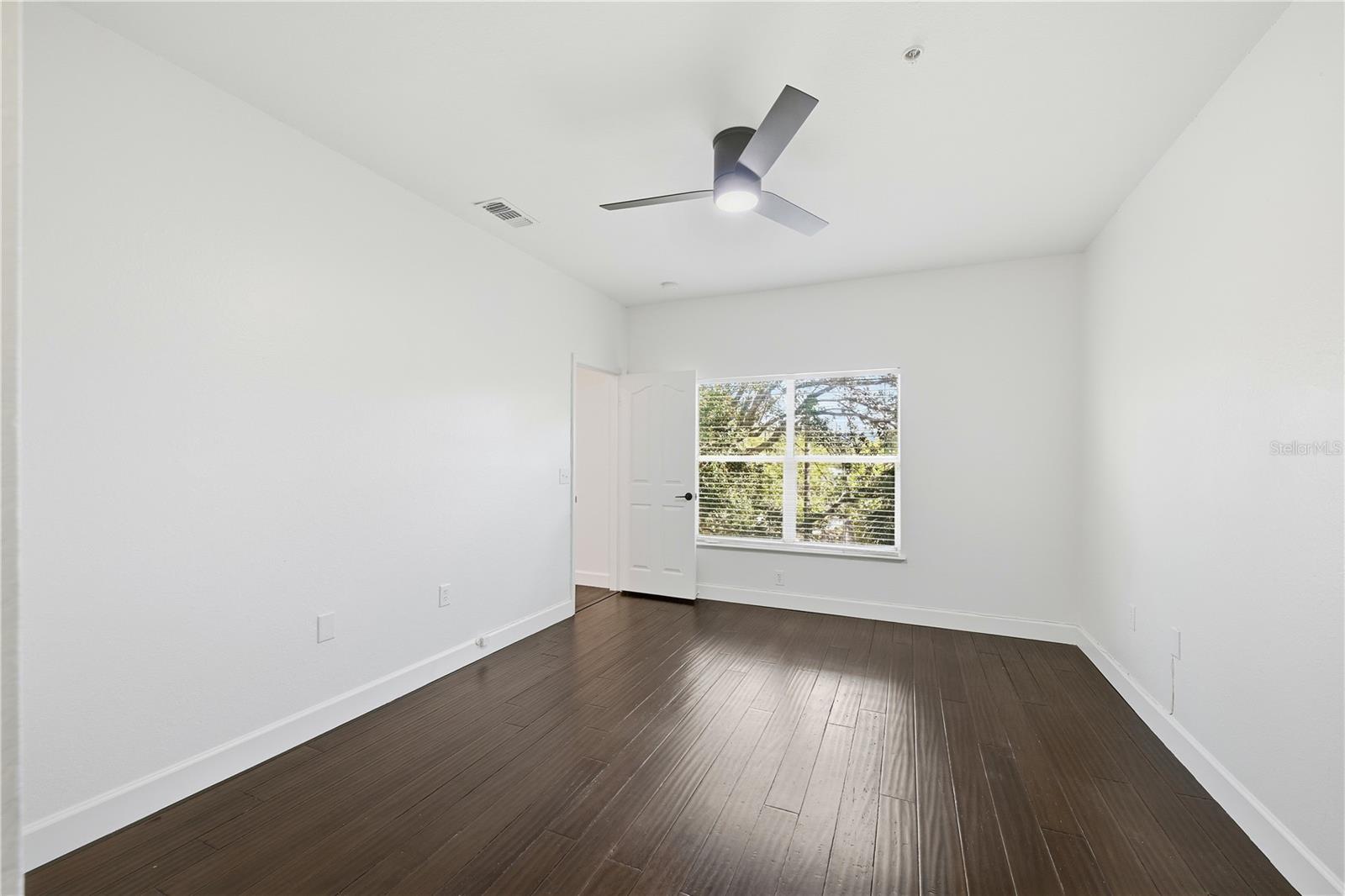 Image 13 of 33 For 2824 Shadow View Circle 2824