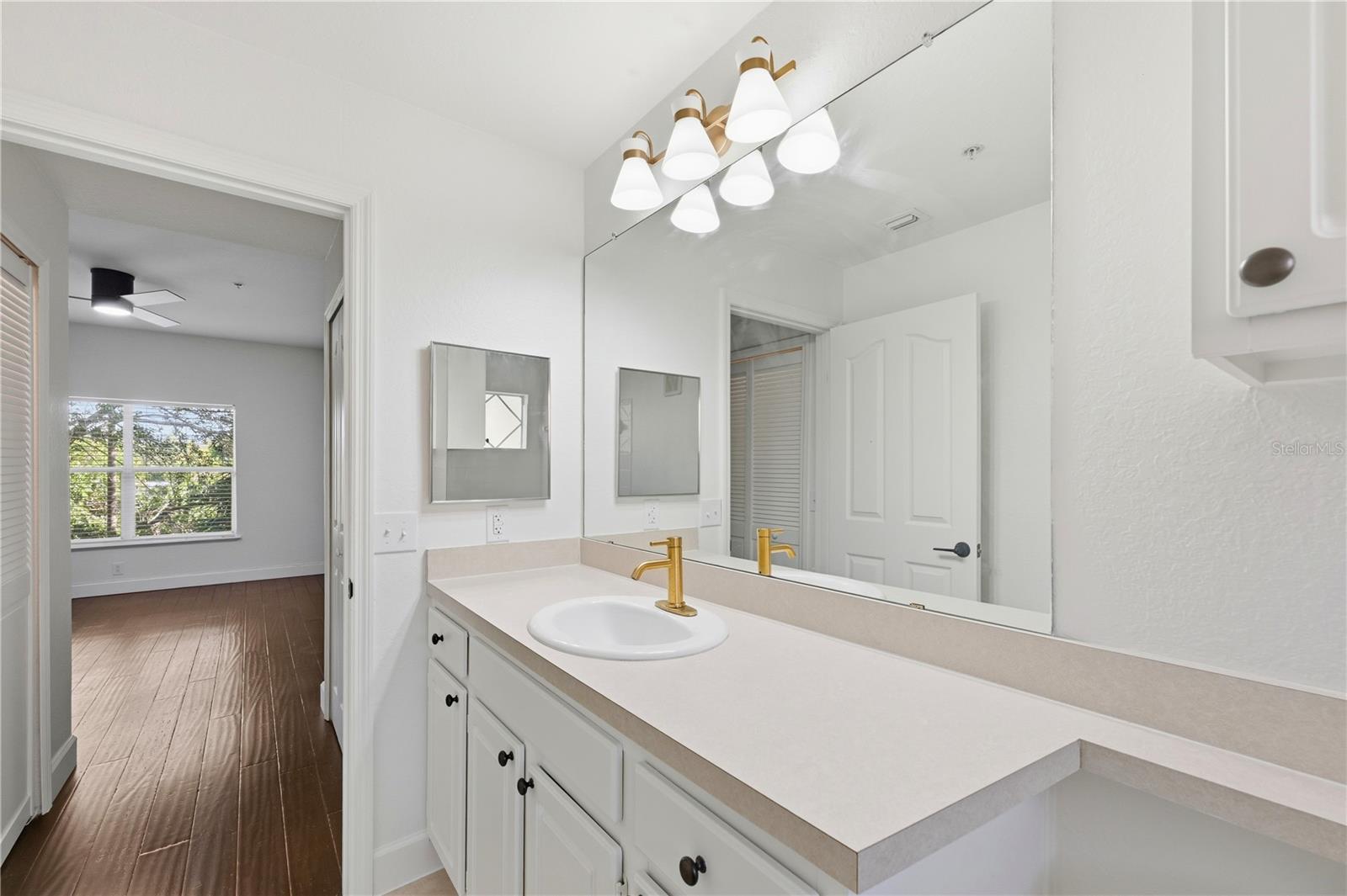 Image 17 of 33 For 2824 Shadow View Circle 2824