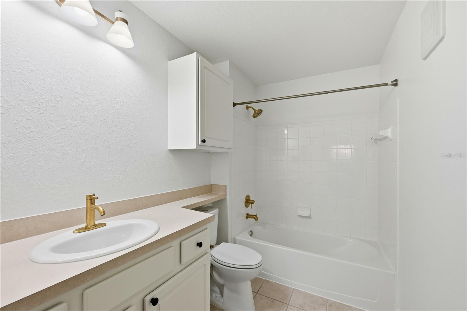 Image 20 of 33 For 2824 Shadow View Circle 2824