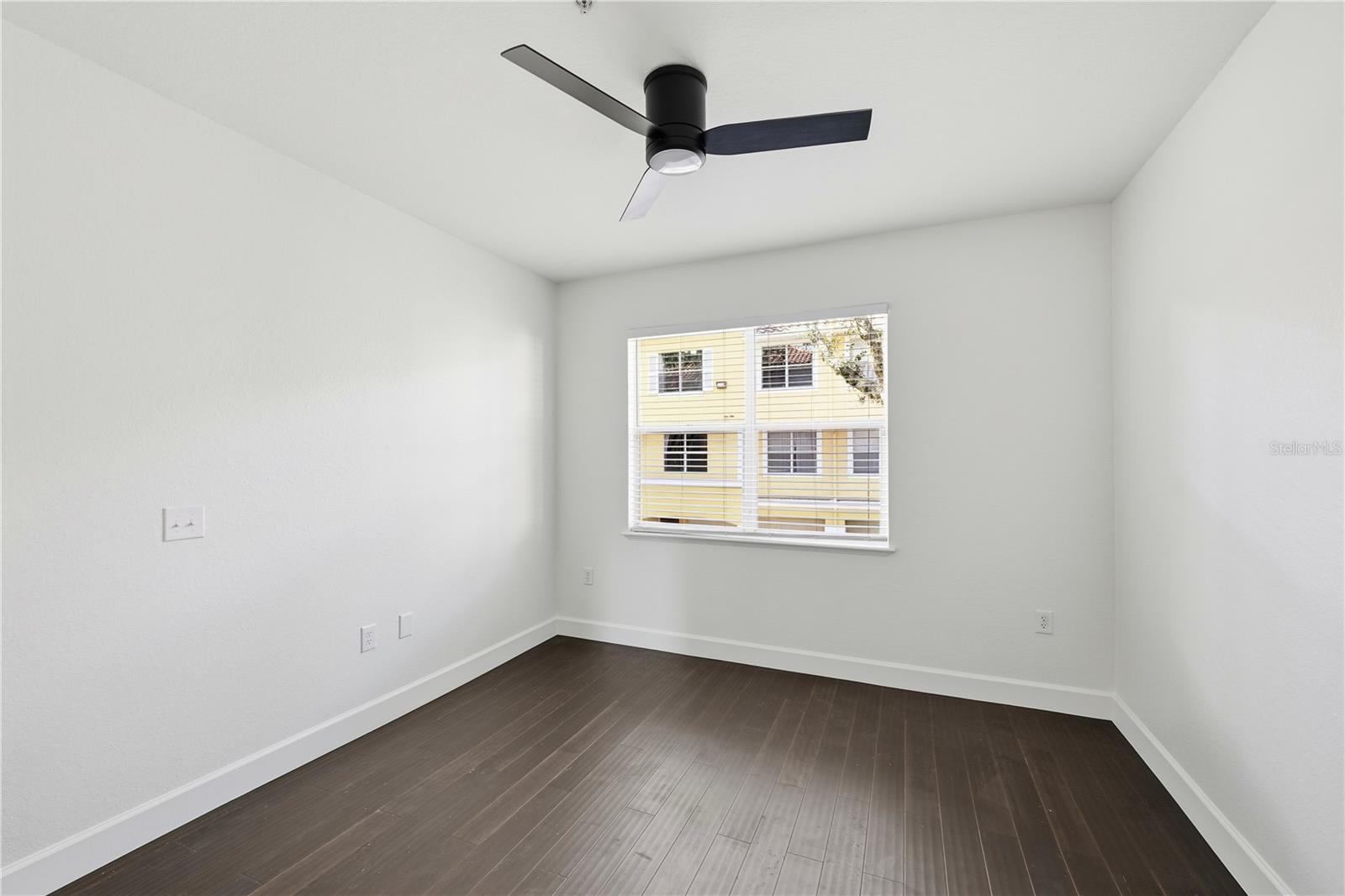 Image 21 of 33 For 2824 Shadow View Circle 2824