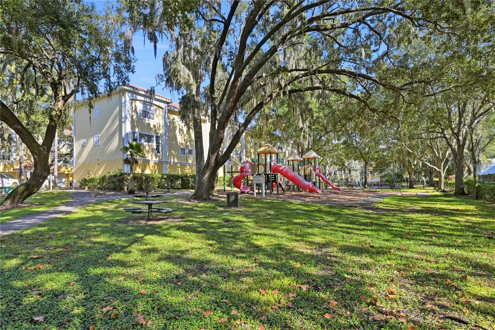 Image 27 of 33 For 2824 Shadow View Circle 2824