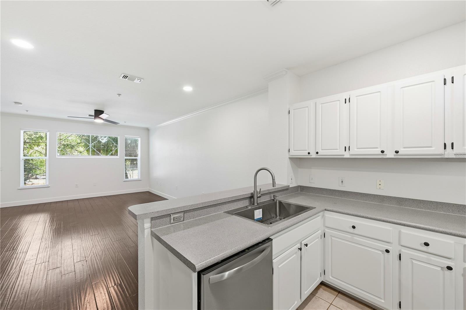 Image 9 of 33 For 2824 Shadow View Circle 2824