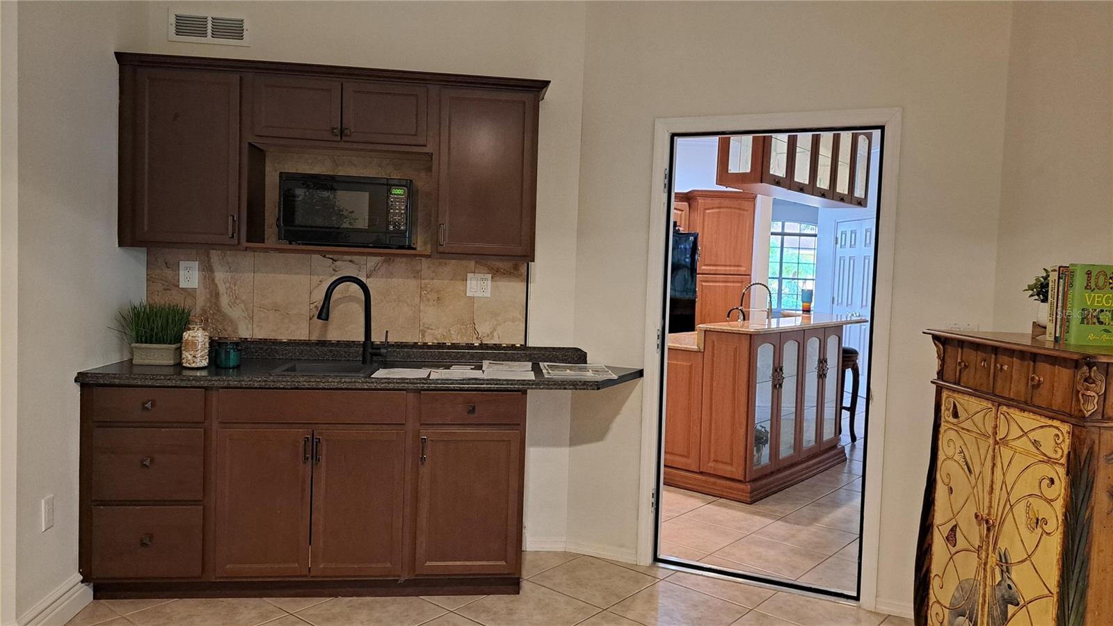 Image 17 of 21 For 2377 Burton Lane