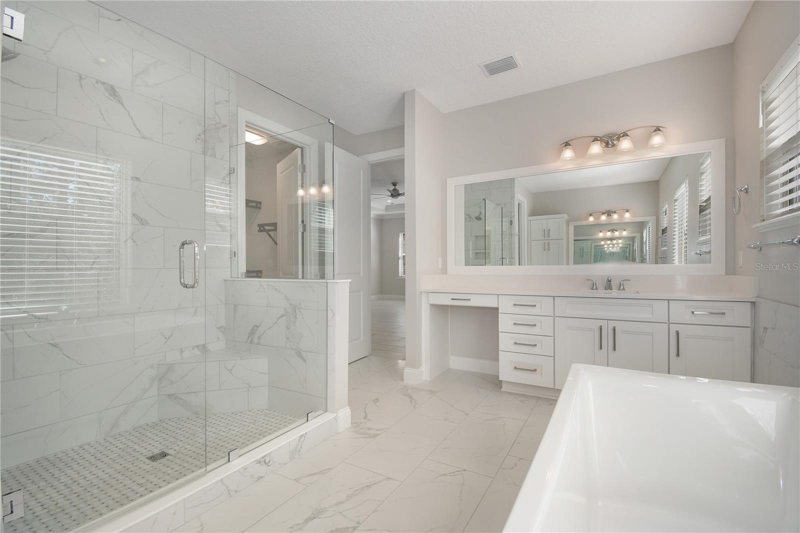 Image 18 of 35 For 10158 Royal Island Court