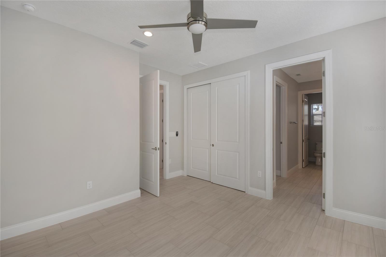 Image 21 of 35 For 10158 Royal Island Court