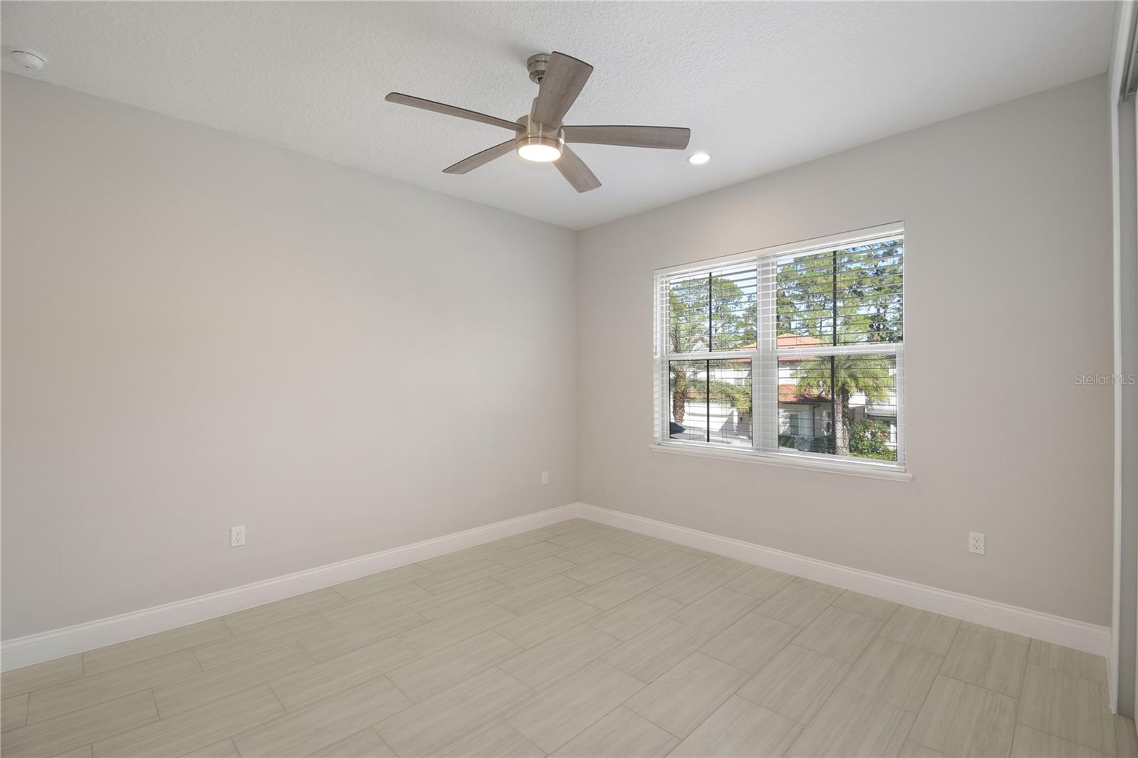 Image 24 of 35 For 10158 Royal Island Court