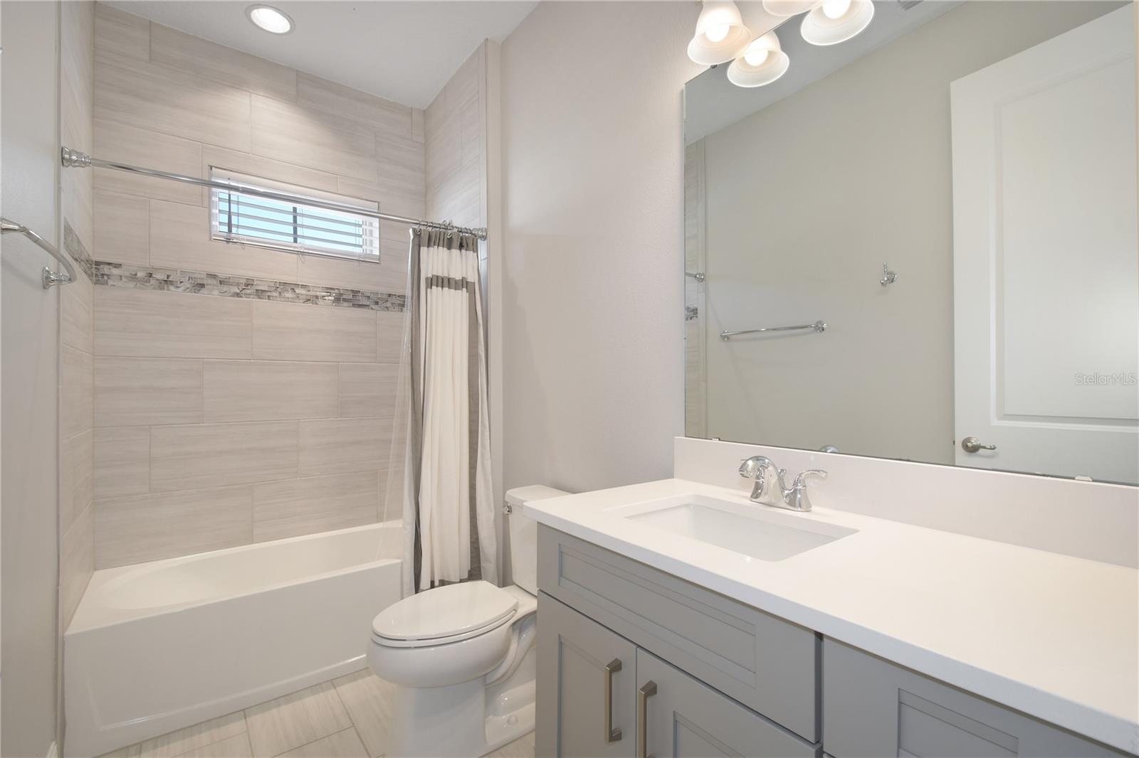 Image 25 of 35 For 10158 Royal Island Court