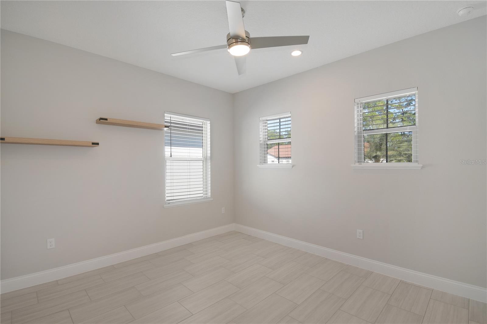 Image 26 of 35 For 10158 Royal Island Court