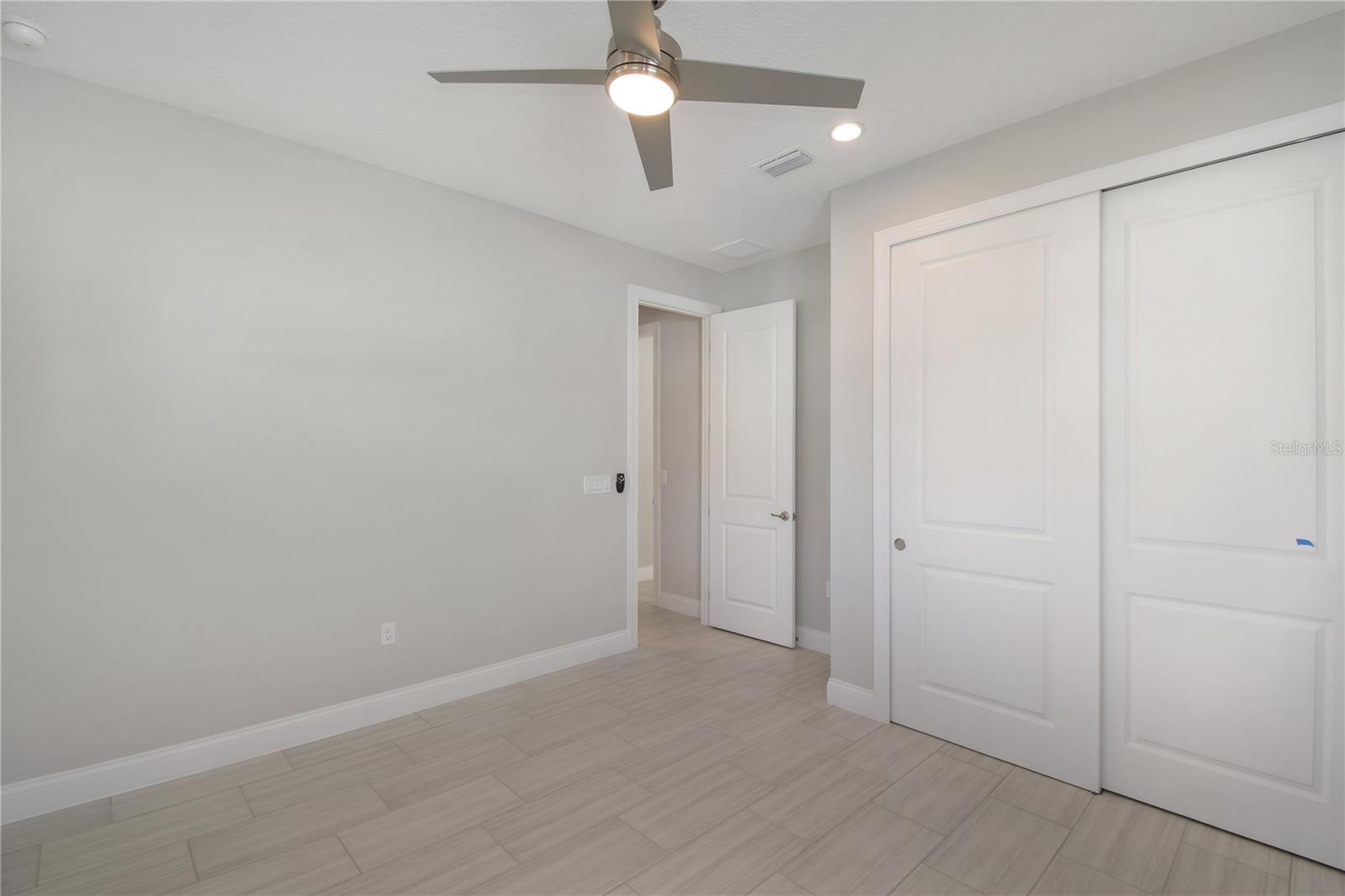 Image 27 of 35 For 10158 Royal Island Court