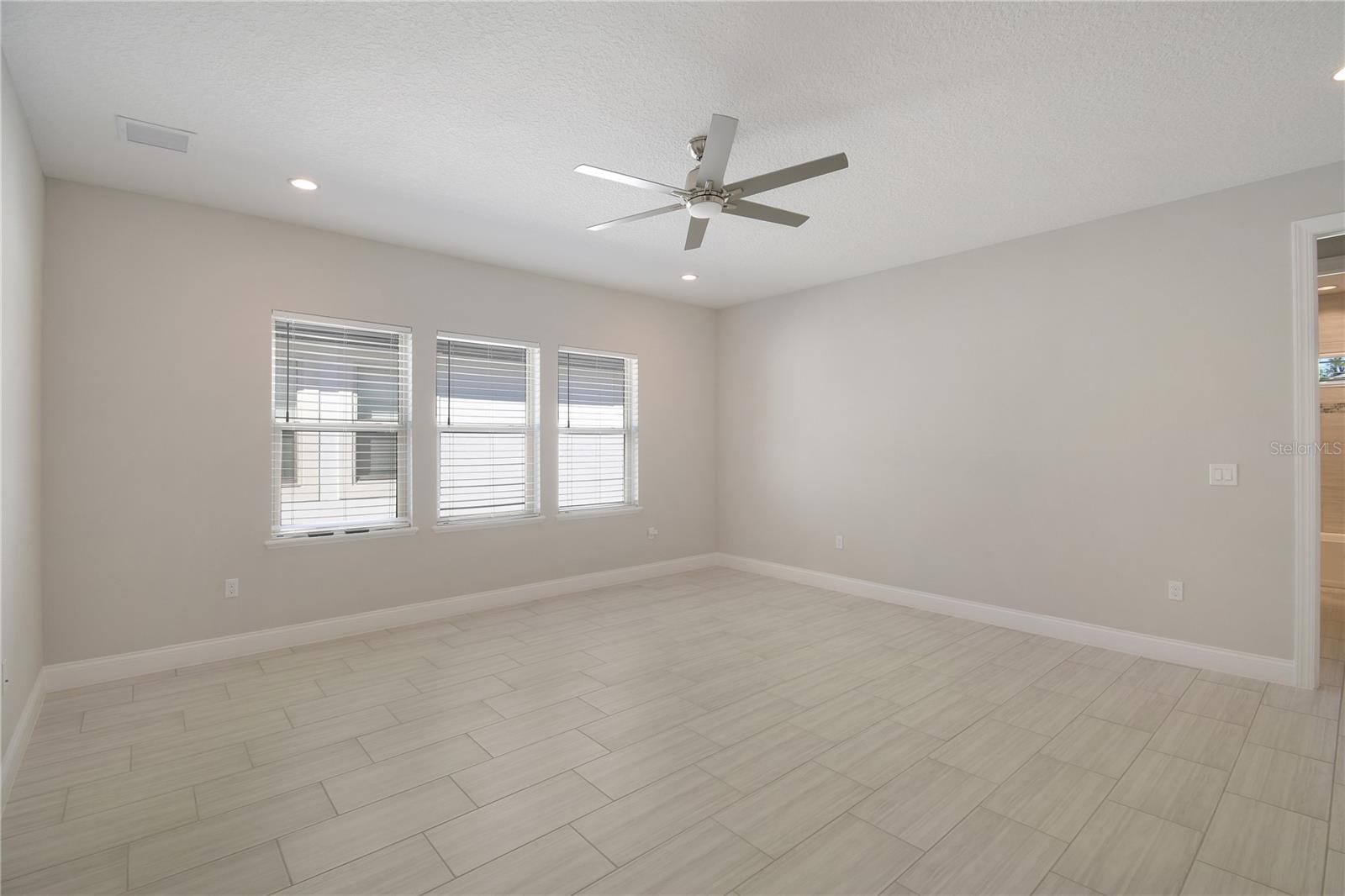 Image 29 of 35 For 10158 Royal Island Court