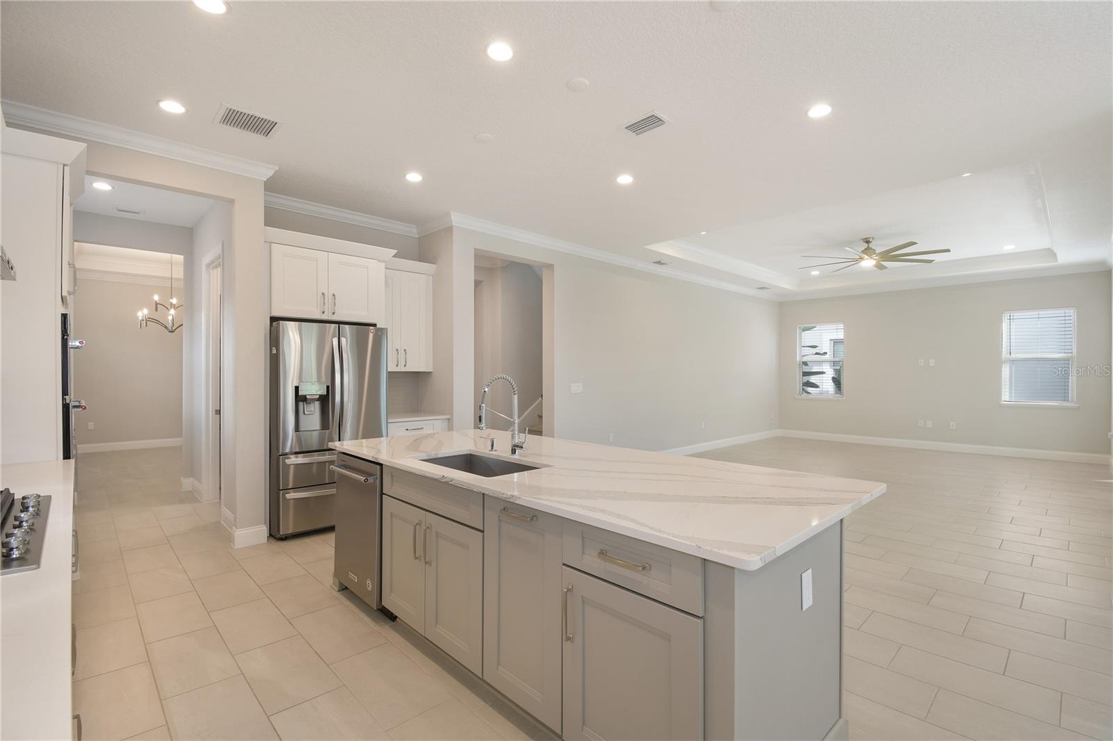 Image 8 of 35 For 10158 Royal Island Court