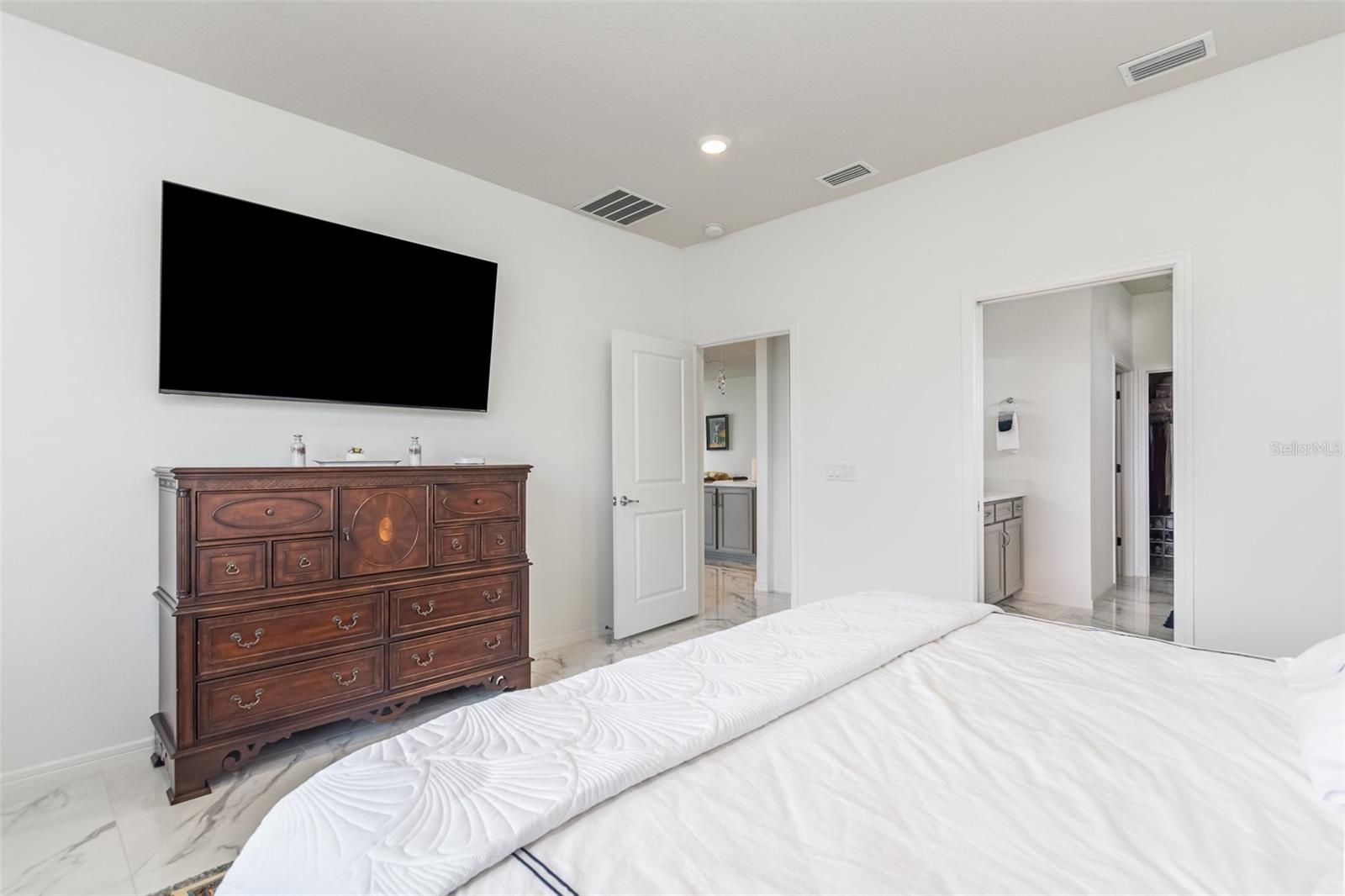 Image 15 of 27 For 1974 Spring Shower Circle