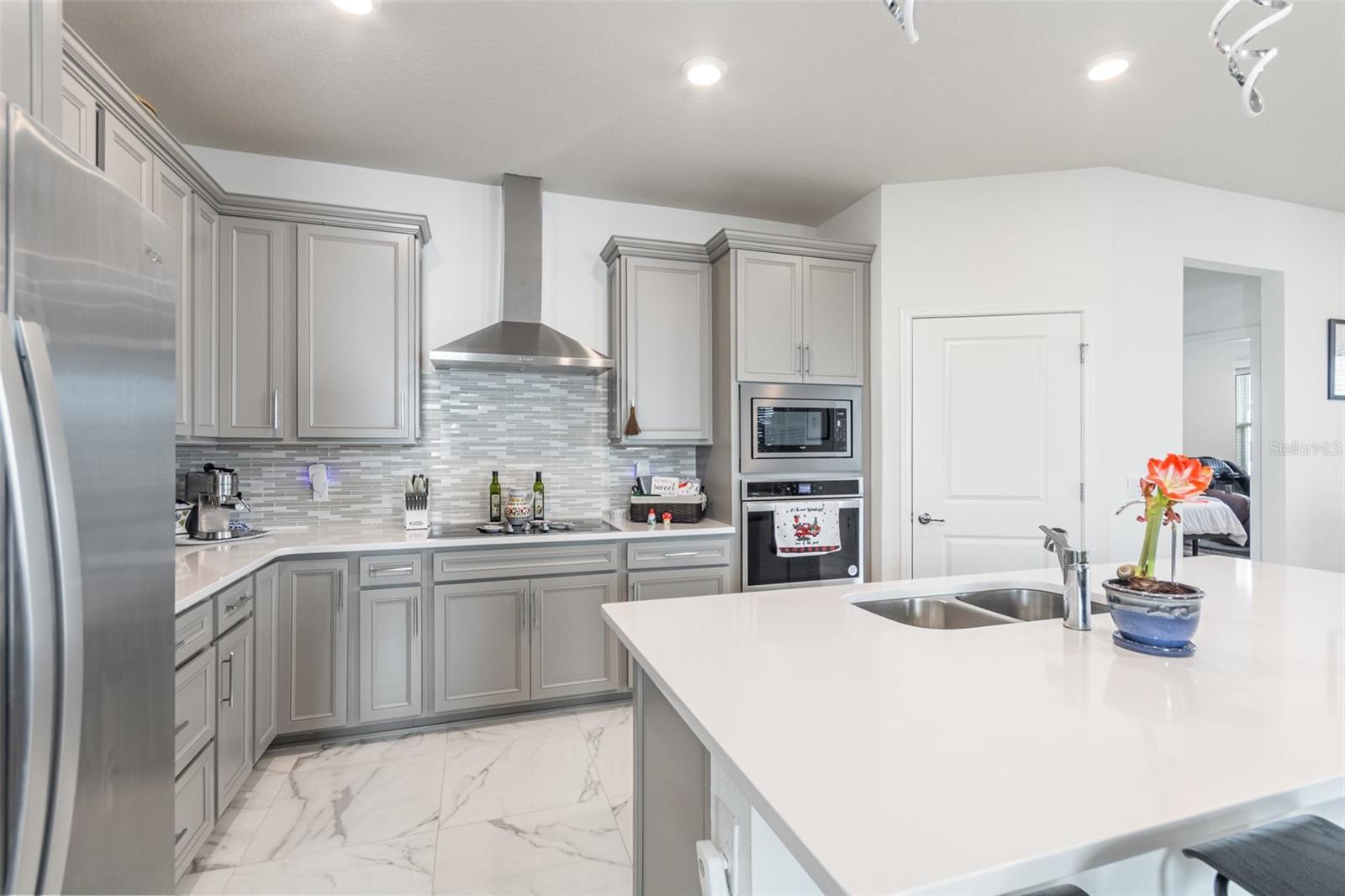 Image 9 of 27 For 1974 Spring Shower Circle