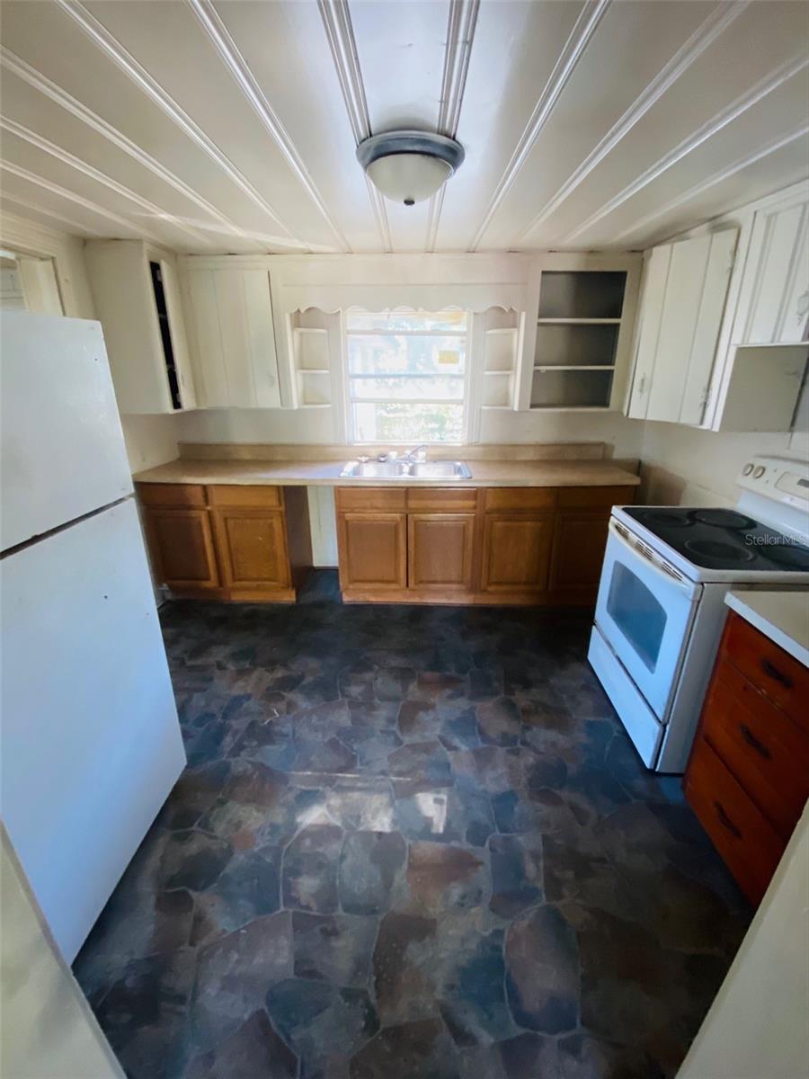 Image 6 of 8 For 100 4th Street