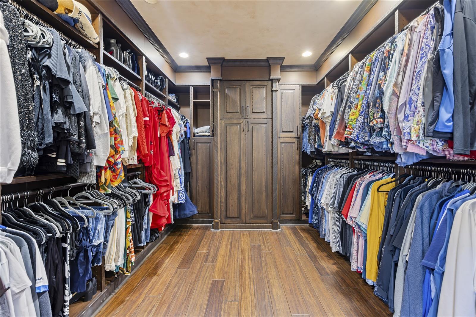 Image 39 of 100 For 16639 Arezo Court