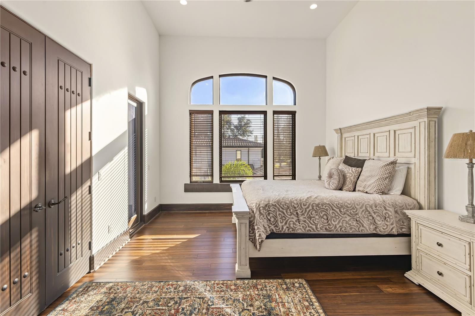 Image 49 of 100 For 16639 Arezo Court